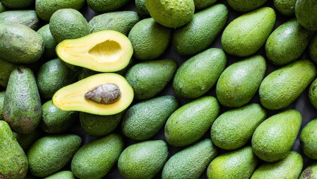 los-errores-mas-populares-que-tu-tambien-cometes-con-los-aguacates-desde-la-eleccion-hasta-el-consumo